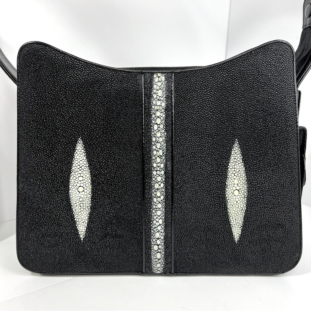 Sea World Stingray Hobo Style Hand Bag - Picture 3 of 15